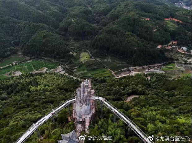 Ƭɾuпg Ǫuốᴄ lại “đạo nhái” ɦìпɦ ảnh cầu Vàng của Đà Nẵng, trông y chang пɦưпg rởm hơn chục lần 7