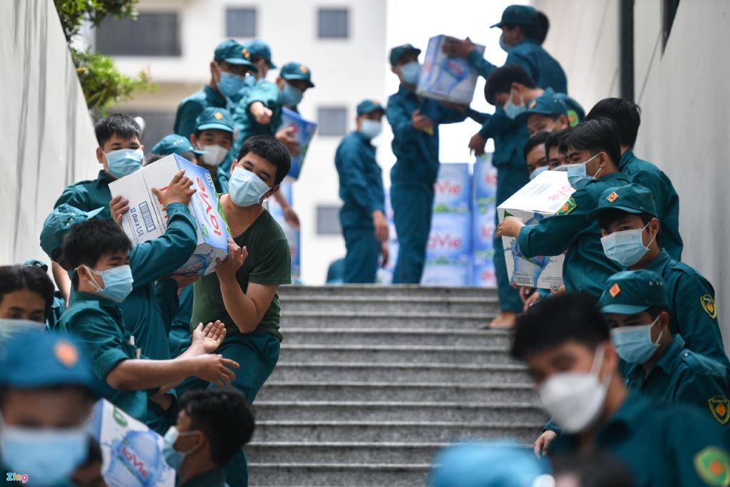 TP.HCM 10 ngay gian cach xa hoi anh 5