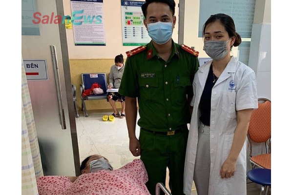 2 chiến sĩ trực chốt COVID-19 giúp sản phụ sinh con, gia đình đặt tên bé là Công An - Ảnh 1. 2 chiến sĩ trực chốt COVID-19 giúp sản phụ sinh con, gia đình đặt tên bé là Công An - Ảnh 1.