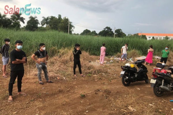 8 thanh niên ăn nhậu ngày lễ, mỗi người nộp phạt 15 triệu đồng