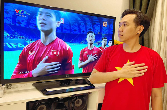 Tiến Luật, Hồ Việt Trung, Khánh Vân... ăn mừng Việt Nam chiến thắng 4-0 4