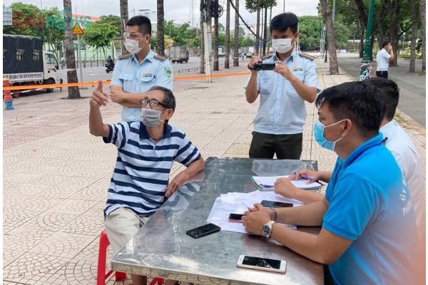 Tập thể dục trong công viên ở TP.HCM, 3 người bị phạt 6 triệu