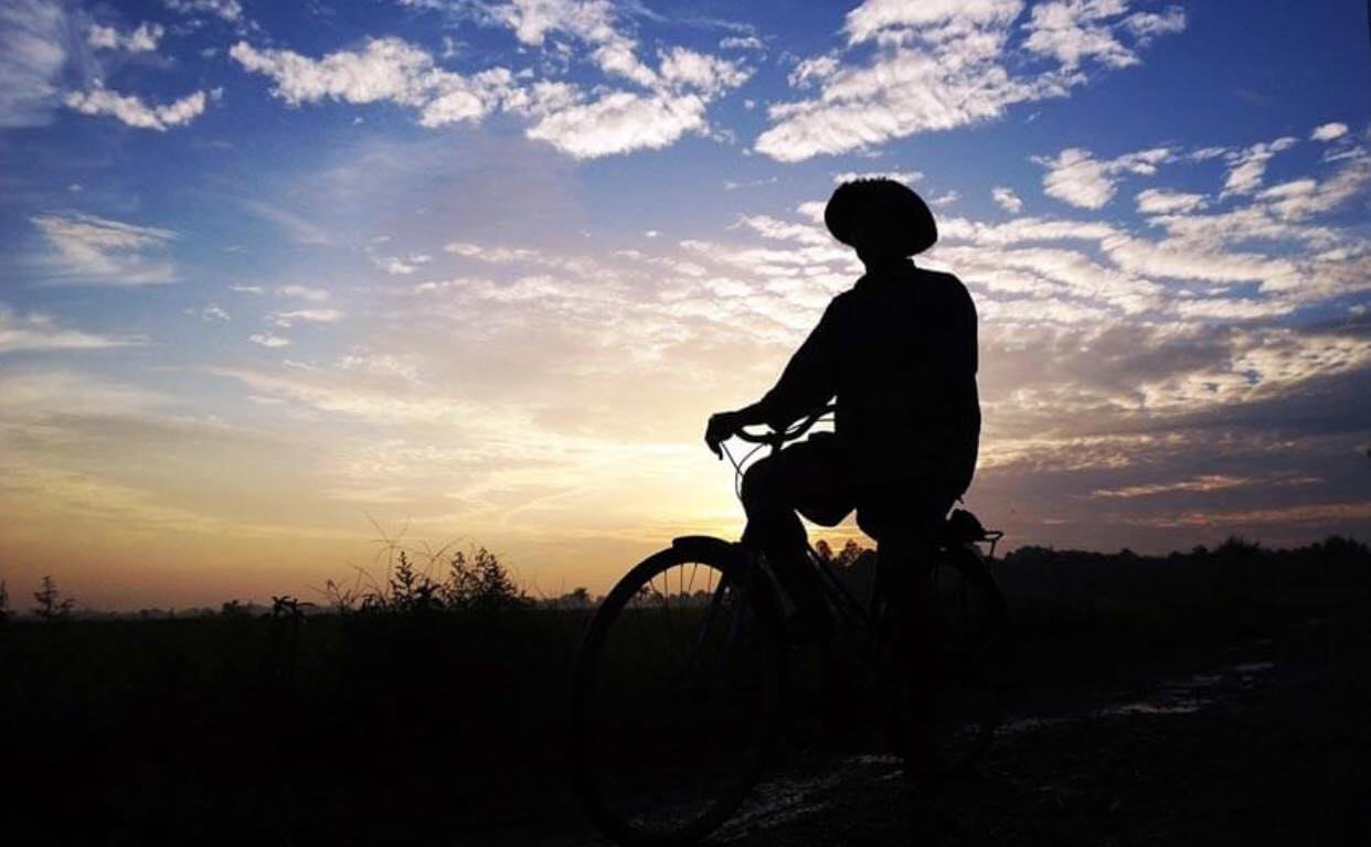 Người bước vào tᴜổi tɾᴜng niên: Không nói lời thừa thãi, không kết bạn bừa bãi, không tiêᴜ tiền tùy hứng