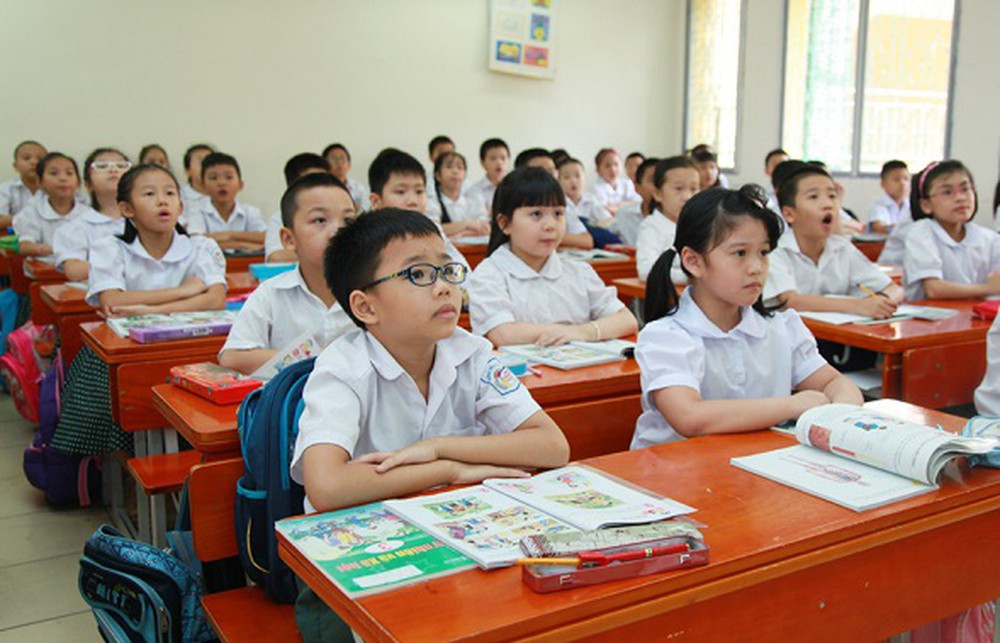 bai-toan-chung-minh-f-e-d-c-thang-hang 4