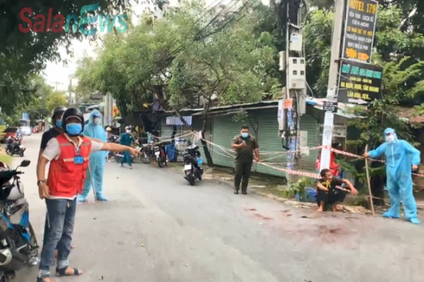 Mâu thuẫn với người trên xe trung chuyển F0, một bảo vệ bị chém đứt lìa tay