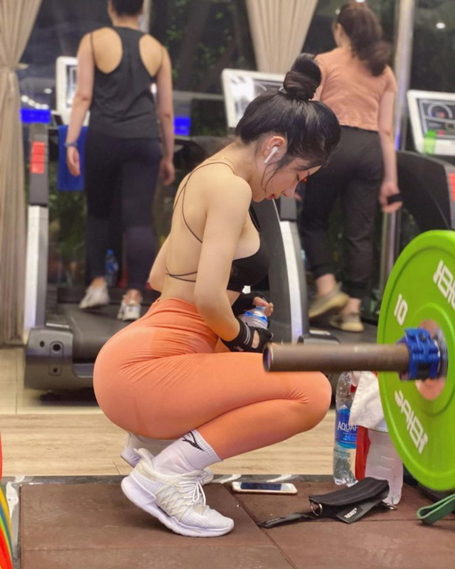 Bị chụp lén ở trong phòng tập Gym, cô nàng hot girl làm bao anh xao xuyến, háo hức xin info 1 Bị chụp lén ở trong phòng tập Gym, cô nàng hot girl làm bao anh xao xuyến, háo hức xin info 1