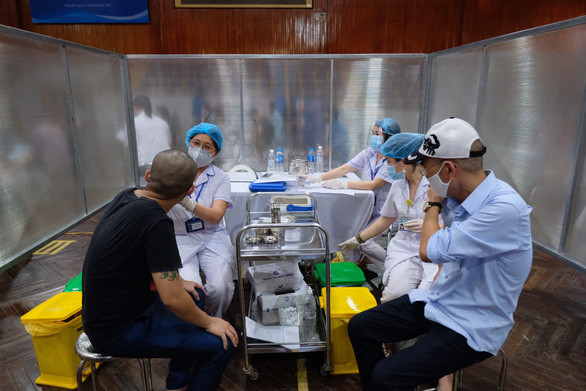 Cảnh báo F0 tự xét nghiệm, dương tính nhưng không báo, nguy cơ lây nhiễm diện rộng