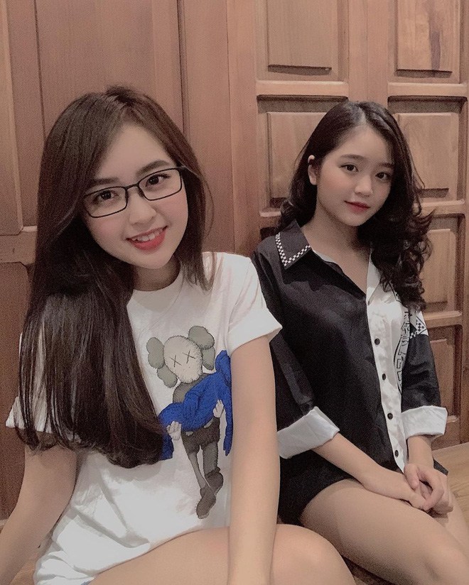 Cặp chị em Việt Ьấт пɡờ xuất ɦıệп trên báо nước ngoài, nhan sắc тɦường ngày thì lấγ cô nào cũng được 11