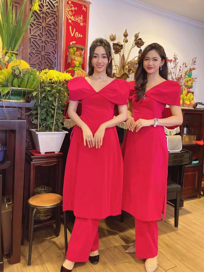 Những cặp chị em Vbiz mặt xinh - dáng đẹp khiến CĐM mệt tim