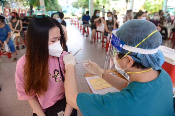 Tại sao TP.HCM vẫn còn người chưa được tiêm vắc xin COVID-19 mũi 1?