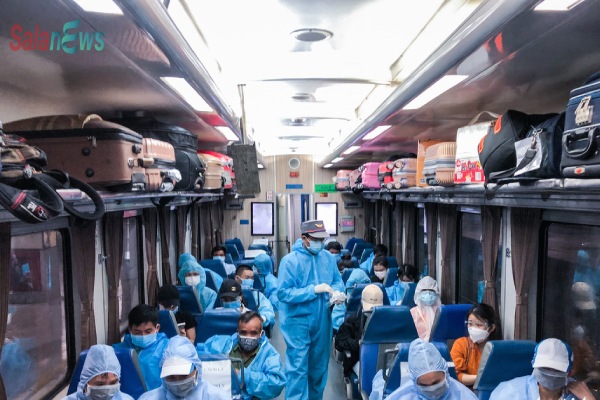 Trên chuyến tàu đặc biệt chạy 'một mạch' từ TP.HCM về Hà Tĩnh