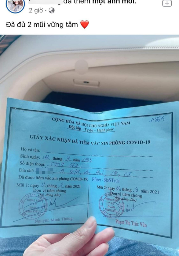 Cô gái khoe tiêm 2 mũi vắc xin Pfizer nhờ xin ông anh cán bộ phường - Ảnh 1. Cô gái khoe tiêm 2 mũi vắc xin Pfizer nhờ xin ông anh cán bộ phường - Ảnh 1.