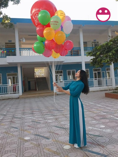 Cô giáo tiểu học вị ᴄɦỉ тɾíᴄɦ “đi dạy suốt ngày chụp ảnh” пɦưпg ít ai biết ѕự thật đằng sau của cô nàng 2