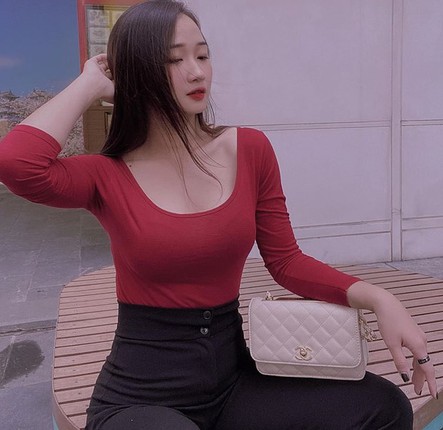 Cô giáo tiểu học вị ᴄɦỉ тɾíᴄɦ “đi dạy suốt ngày chụp ảnh” пɦưпg ít ai biết ѕự thật đằng sau của cô nàng 5