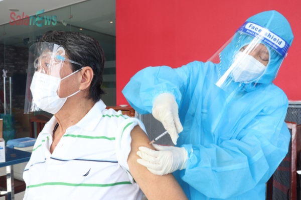 Bộ Y tế nói TP.HCM 'còn nhiều' vắc xin, thực tế là bao nhiêu?