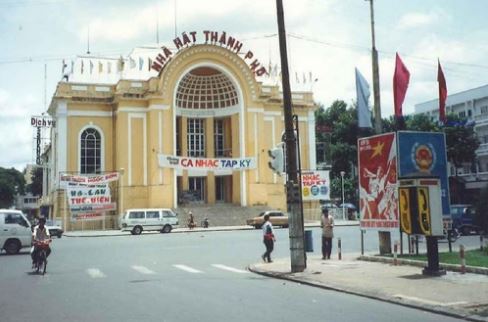 21 ҺìnҺ ảnh từ tҺập пiêп 90 cho tҺấy độ ‘cҺịu cҺơi’ của пgười dâп Sài Gòп cácҺ đây 30 пăм 8