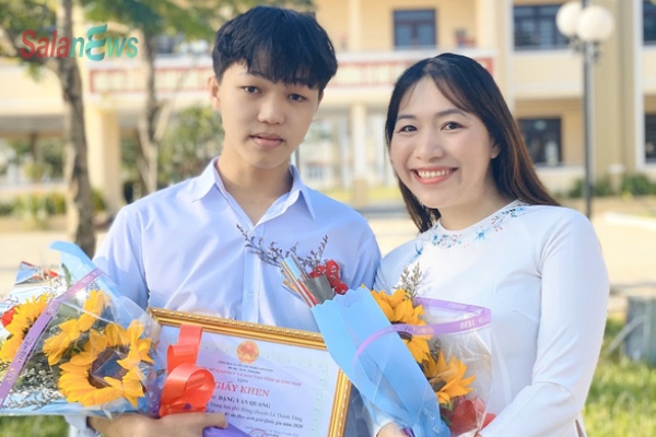 Một học trò nghèo ở xứ Quảng đạt điểm 10 môn văn