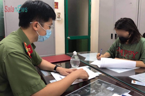 Cô gái khoe 'thẻ đỏ quyền lực' dùng đi vòng quanh Hà Nội bị phạt 12,5 triệu đồng