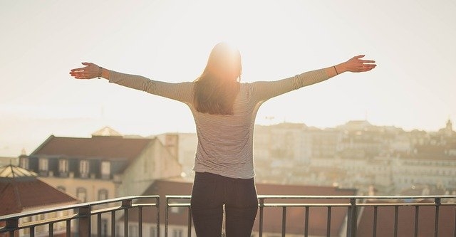 Nên biết cách thuận theo tự nhiên, và bao dung cuộc sống, thì cuộc sống mới bao dung ta