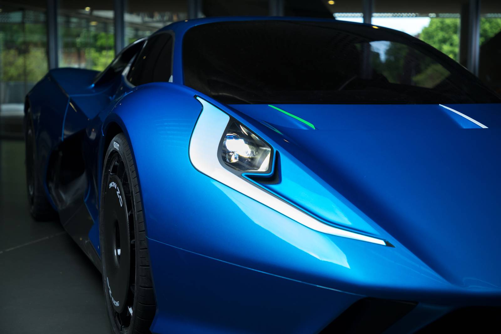 Estrema Fulminea – siêu xe điện chạy siêu pin hybrid 6