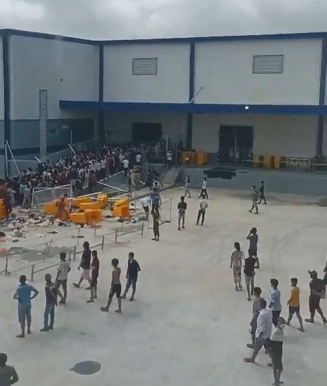 Chấn chỉnh việc để F0 xô rào, giành suất ăn trong khu điều trị dã chiến - Ảnh 2. Chấn chỉnh việc để F0 xô rào, giành suất ăn trong khu điều trị dã chiến - Ảnh 2.