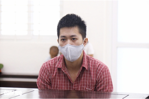 Gã trai 9 lần hiếp dâm con gái 12 tuổi của người tình lãnh 19 năm tù