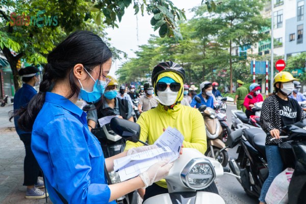 Đã có 'giấy đi đường' sao còn đòi lịch trực, lịch làm việc, phân công nhiệm vụ...?