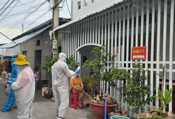 Hơn 1.000 ca F0 trong 24 giờ, Cà Mau kêu gọi y tế công, tư cùng chống dịch