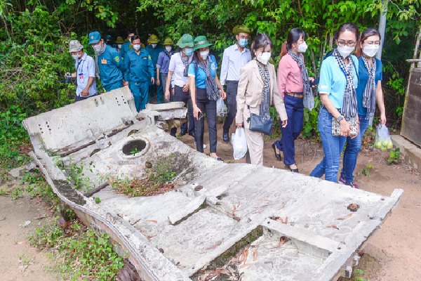 Chính phủ ra nghị quyết mới, tạm thời không áp dụng chỉ thị 15, 16, 19