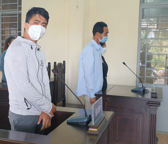 Một công nhân thủy sản bị phạt 12 tháng tù vì làm lây lan dịch bệnh