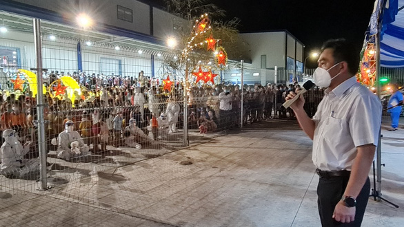 Lễ Trung thu đặc biệt của 1.200 trẻ em F0 trong khu điều trị lớn nhất Bình Dương - Ảnh 2. Lễ Trung thu đặc biệt của 1.200 trẻ em F0 trong khu điều trị lớn nhất Bình Dương - Ảnh 2.