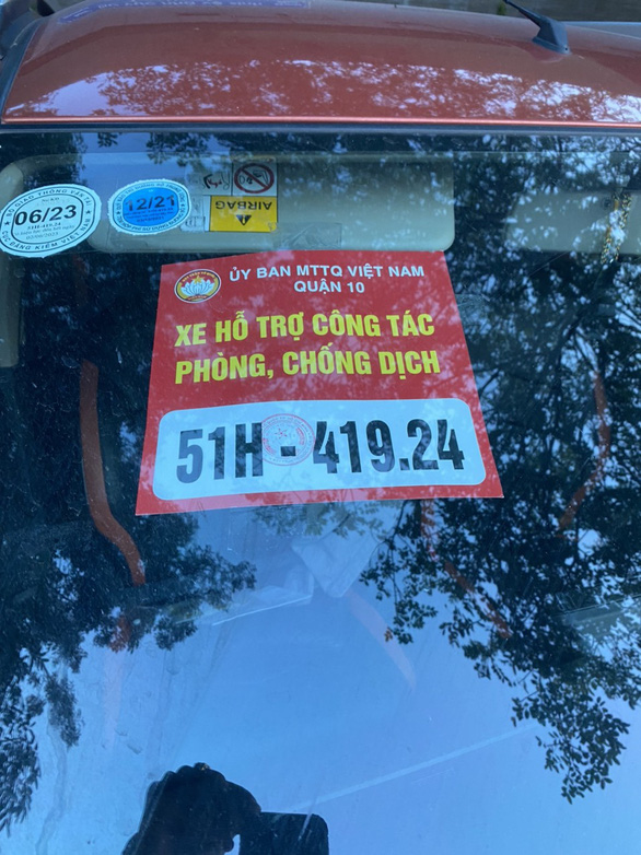 Bình Thuận liên tục phát hiện xe ưu tiên lợi dụng chở người từ vùng dịch về - Ảnh 2. Bình Thuận liên tục phát hiện xe ưu tiên lợi dụng chở người từ vùng dịch về - Ảnh 2.
