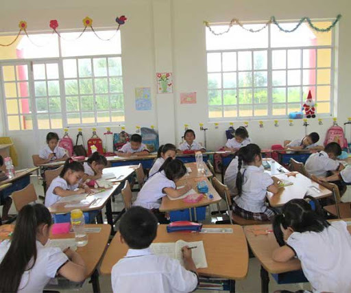 CHÍNH THỨC: Từ ngày 1/7, học sinh tiểu học chính thức được miễn đóng học phí 3