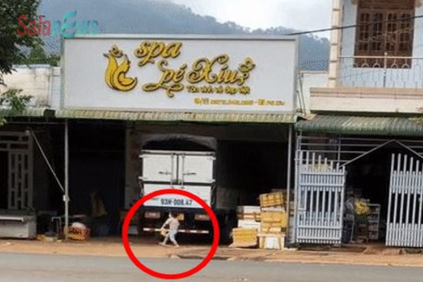 Bắt quả tang một người ra đường 8 lần/ngày nhưng “không dám” xử phạt