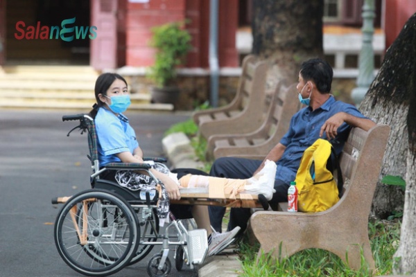 Một thí sinh được đặc cách tốt nghiệp THPT trước giờ thi môn văn - Ảnh 1.