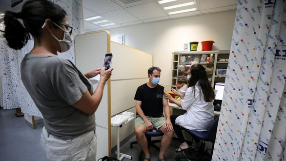 Mũi 3, ai sẽ được tiêm trước? 3