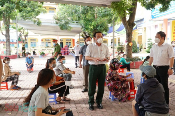 Bí thư Nguyễn Văn Nên: Thông tin loại vắc xin trước, người dân đồng ý thì đến tiêm