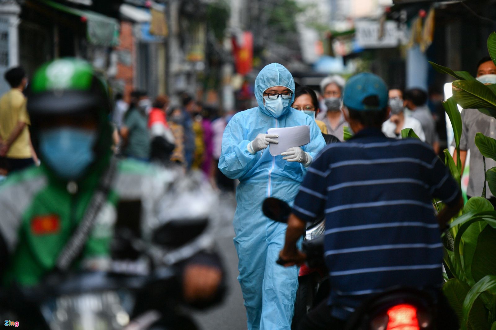 Nguoi dan khong tuan thu gian cach,  TP.HCM se vo tran anh 3