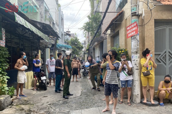 Nghẹt thở giây phút cứu 5 người khỏi 'tử thần' trong vụ cháy ở quận 10