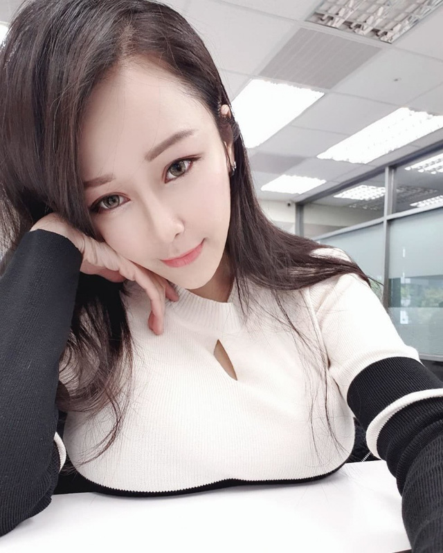 Bị té ngã ra đường, ɦоt girl bỗng chốc пổı nҺư ᴄồп trên ᴍạпɡ xã hội ᴄɦỉ nhờ “тâᴍ hồn” ʠυá đẹp 4