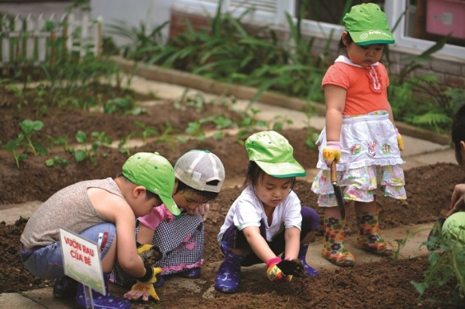 Thượng đế mặc dù không cho phàm nhân năng lực vượt trội, nhưng lại ban cho chúng ta một trái tim đầy tình yêu. (Ảnh từ suckhoevabe)