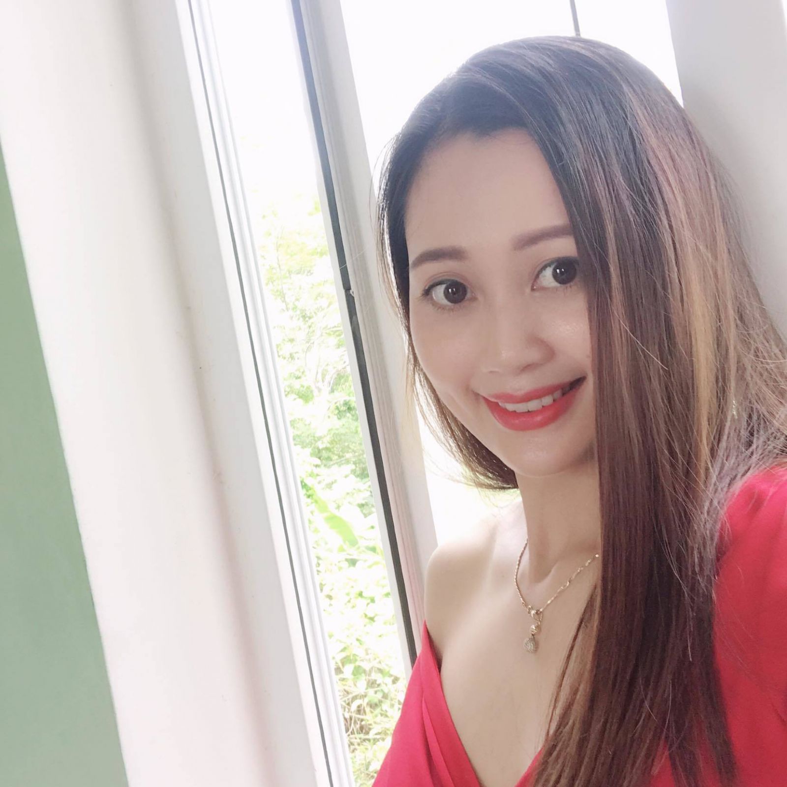 Nữ giám thị coi thi tốt nghiệp THPT gây 'hot mạng' dù đeo khẩu trang kín mít 3