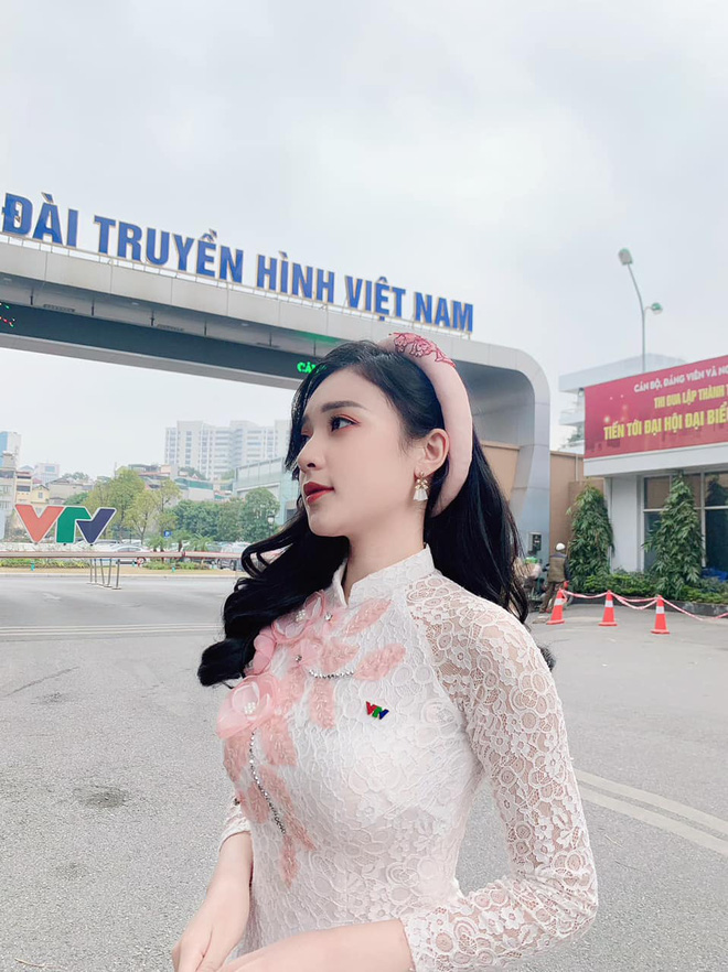 Nữ MC hot nhất Liên Quân bị đồn lương trăm triệu một tháng, ngay lập tức dùng “văn mẫu” để phản bác 3