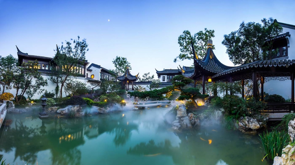 Ở gần núi thì cuộc sống thịnh vượng, ở gần nước thì tài lộc phú quý. (Ảnh qua Hashtag Legend)