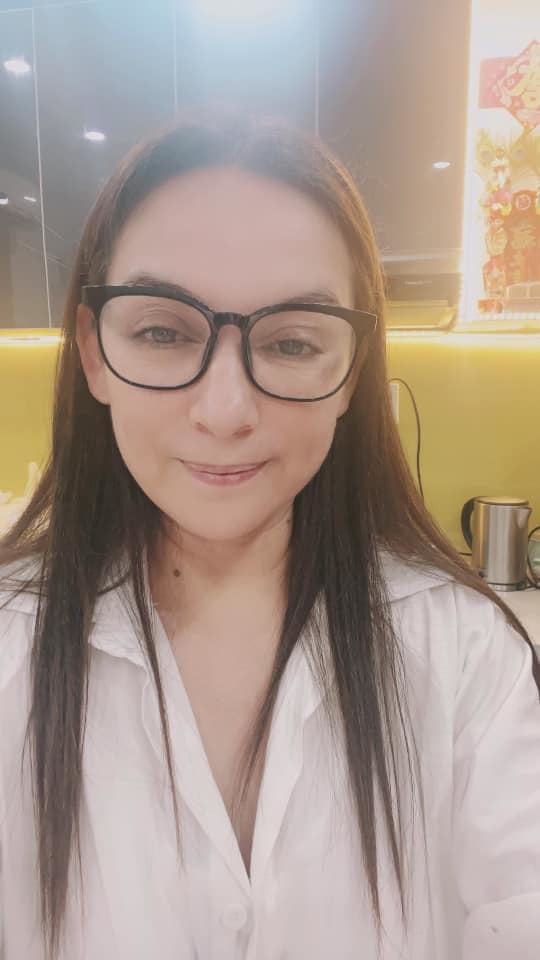 Những ngày qua giọng ca sinh năm 1972 liên tục vướng những ồn ào không hay. (Ảnh: FBNV) Phi Nhung lên tiếng khi rộ tin muốn thoát khỏi nhà của Hồ Văn Cường 6