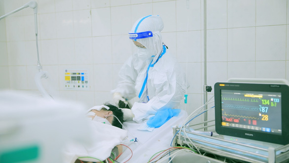 Rơi nước mắt khi xem y bác sĩ cứu thai phụ mắc COVID-19 trong Ranh giới - Ảnh 2. Rơi nước mắt khi xem y bác sĩ cứu thai phụ mắc COVID-19 trong Ranh giới - Ảnh 2.