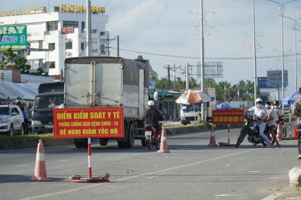 Người ở Cần Thơ, Bến Tre, Bình Thuận đi lại thế nào sau nghị quyết 128?