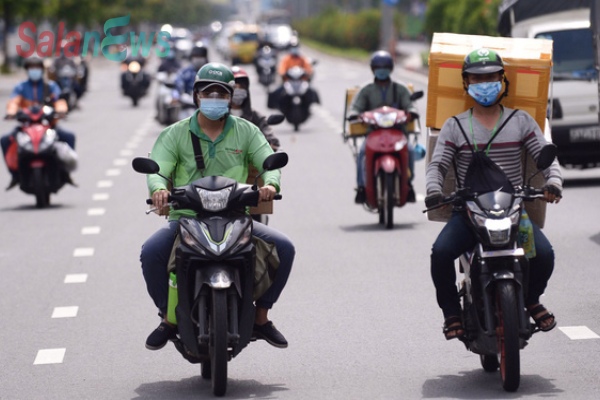 Shipper lúng túng với chuyện xét nghiệm mỗi ngày từ 5-6h sáng khi giao hàng 'vùng đỏ'