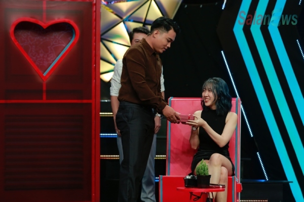 Show hẹn hò có kịch bản dàn dựng không?