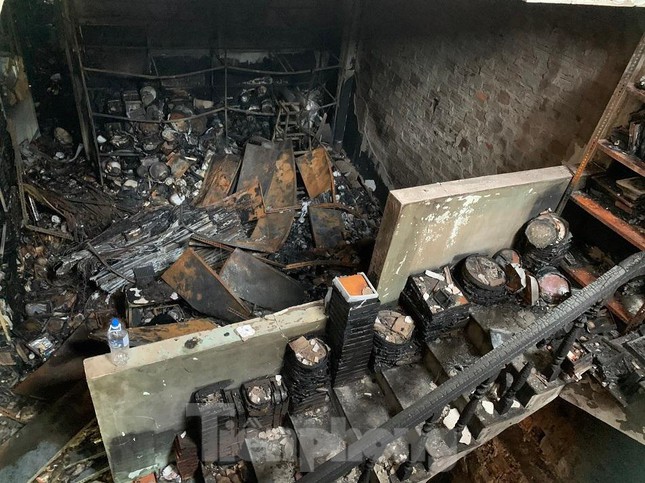 Đẫm nước mắt tang lễ gia đình có 4 người t.ử v.o.n.g trong vụ cháy ở Quảng Ngãi 6